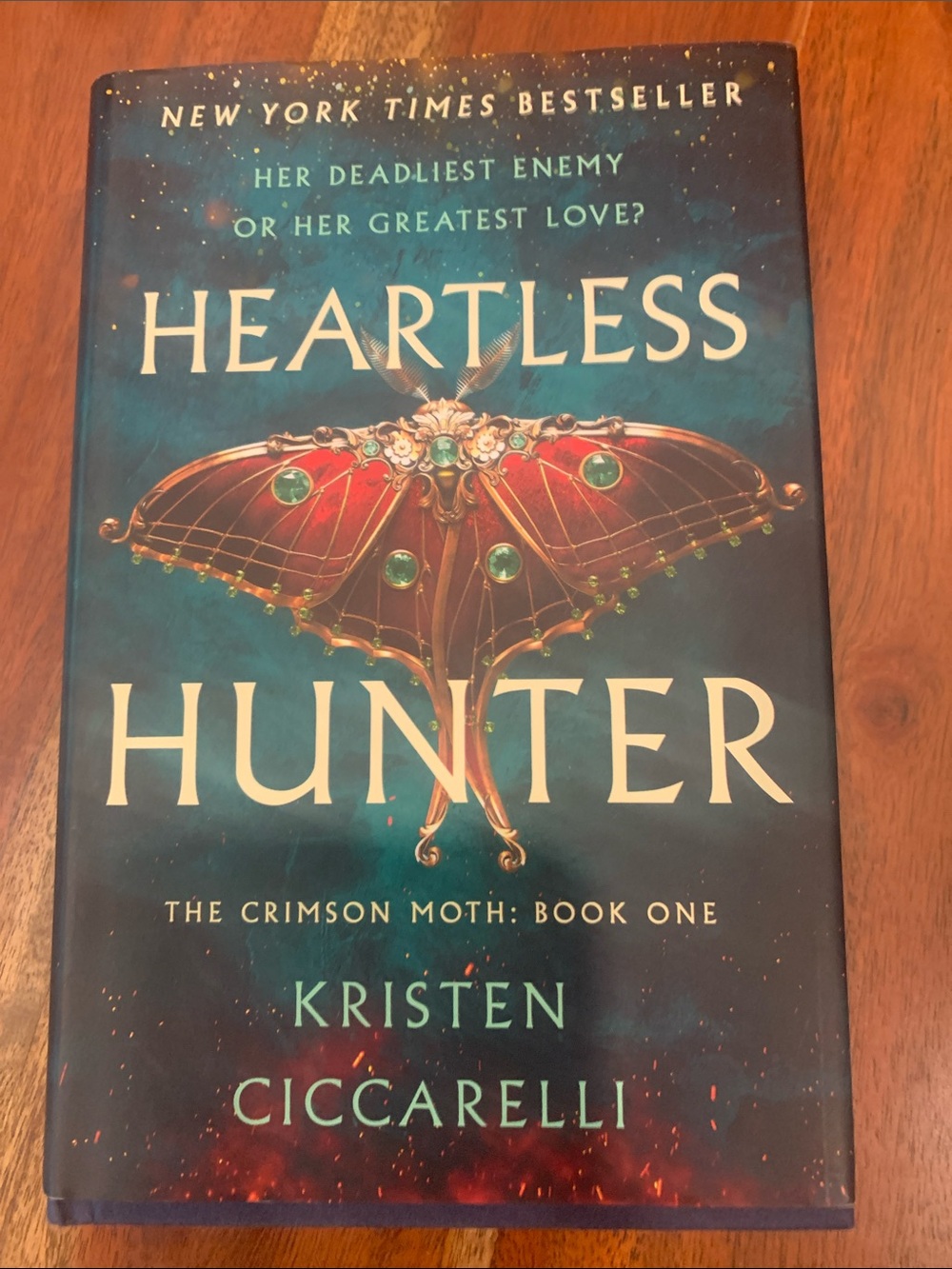 Heartless Hunter by Kristen Ciccarelli - fantasy romance Hardcover book 1